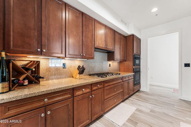 3801 N GOLDWATER Boulevard 204, Scottsdale, AZ 85251