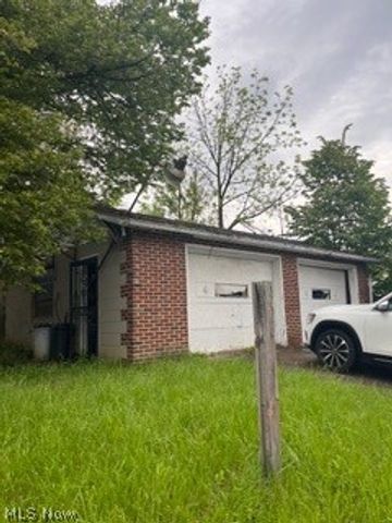 902 Alameda Avenue, Youngstown, OH 44510