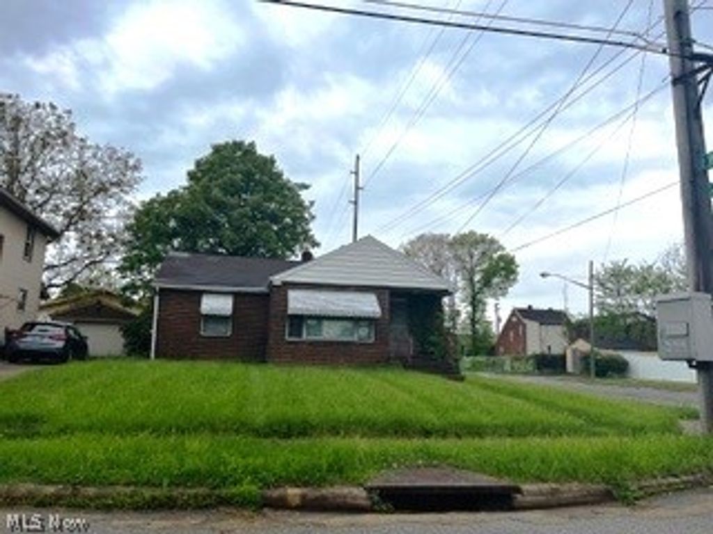 902 Alameda Avenue, Youngstown, OH 44510