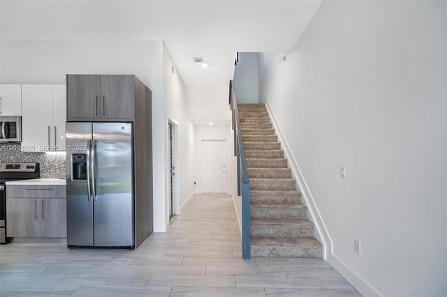 4416 NW 9th St, Plantation, FL 33317