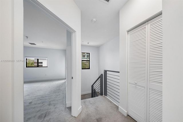 4416 NW 9th St, Plantation, FL 33317