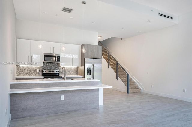 4416 NW 9th St, Plantation, FL 33317