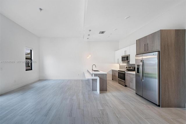 4416 NW 9th St, Plantation, FL 33317