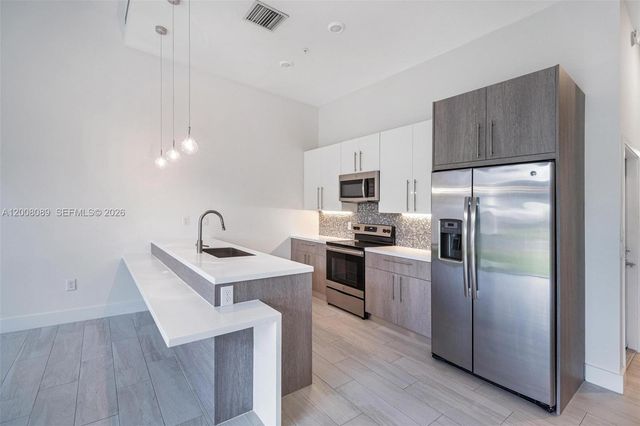 4416 NW 9th St, Plantation, FL 33317
