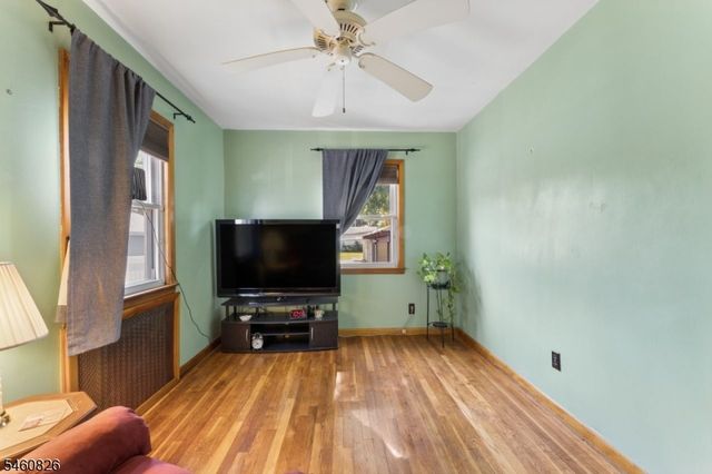 212 E Munsell Ave, Linden City, NJ 07036