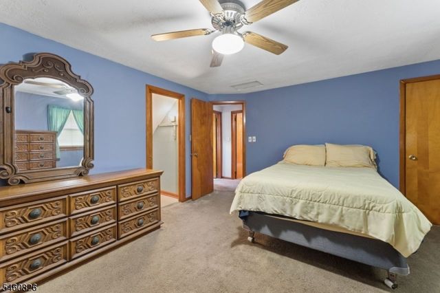 212 E Munsell Ave, Linden City, NJ 07036