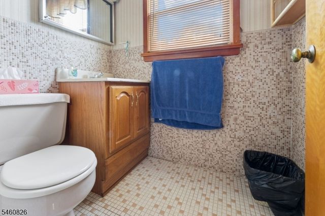 212 E Munsell Ave, Linden City, NJ 07036