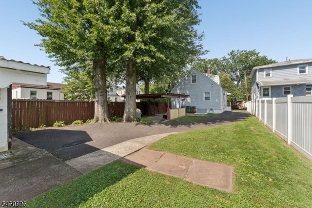 212 E Munsell Ave, Linden City, NJ 07036