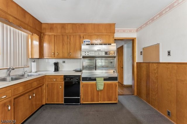 212 E Munsell Ave, Linden City, NJ 07036