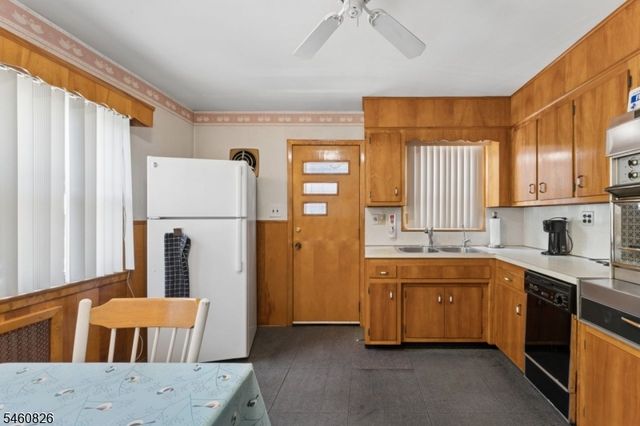 212 E Munsell Ave, Linden City, NJ 07036