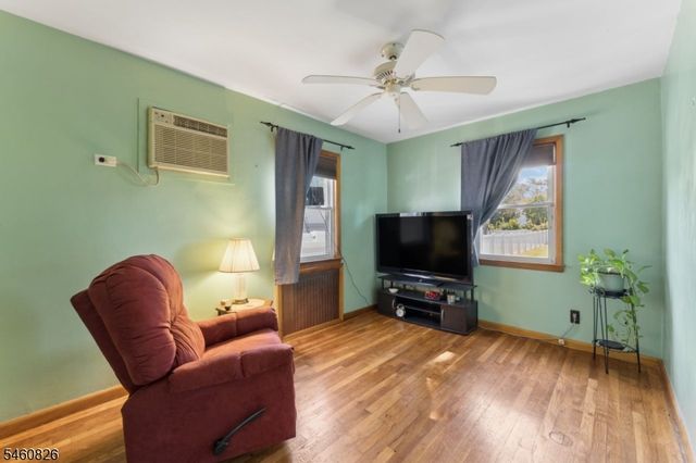 212 E Munsell Ave, Linden City, NJ 07036