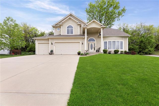 1414 N 151 Terrace, Basehor, KS 66007