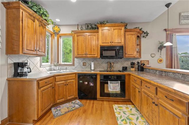1414 N 151 Terrace, Basehor, KS 66007