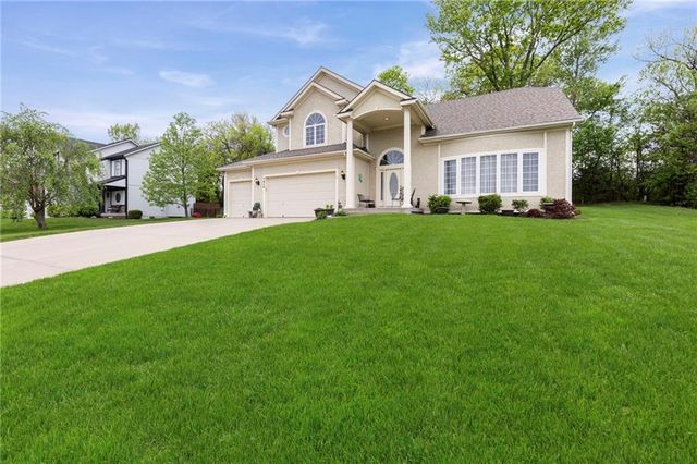 1414 N 151 Terrace, Basehor, KS 66007