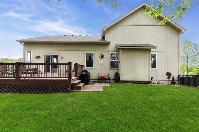 1414 N 151 Terrace, Basehor, KS 66007