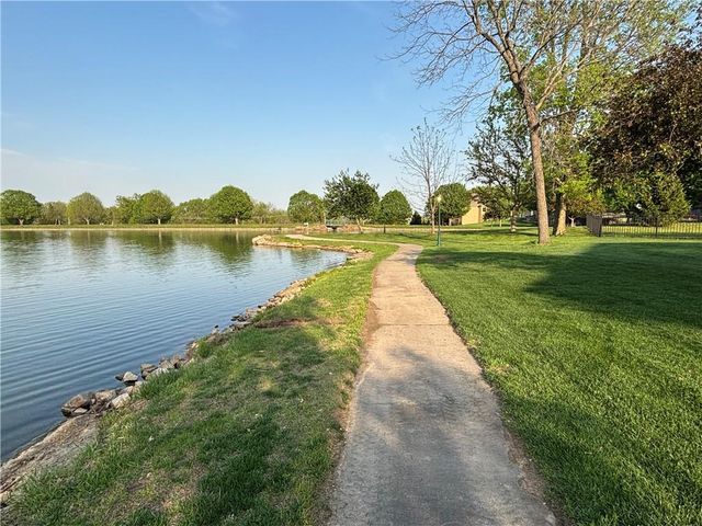 1414 N 151 Terrace, Basehor, KS 66007