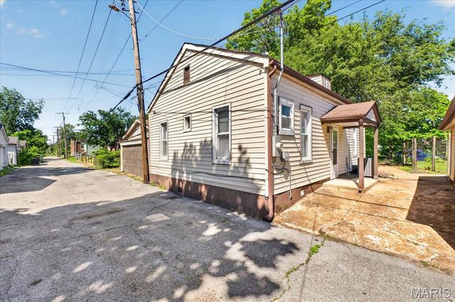 6118 Vermont Avenue, St Louis, MO 63111