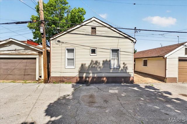 6118 Vermont Avenue, St Louis, MO 63111