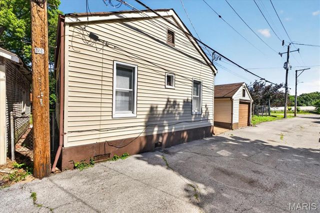 6118 Vermont Avenue, St Louis, MO 63111