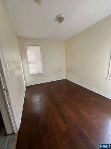 94 Cedar Avenue, Newark, NJ 07106