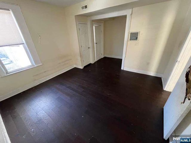 94 Cedar Avenue, Newark, NJ 07106