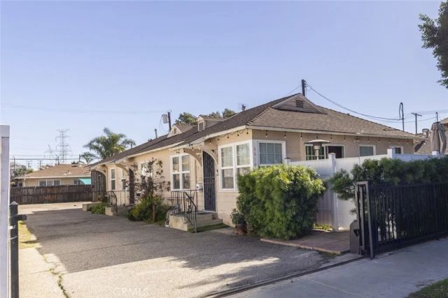 6614 Camellia Avenue, North Hollywood, CA 91606