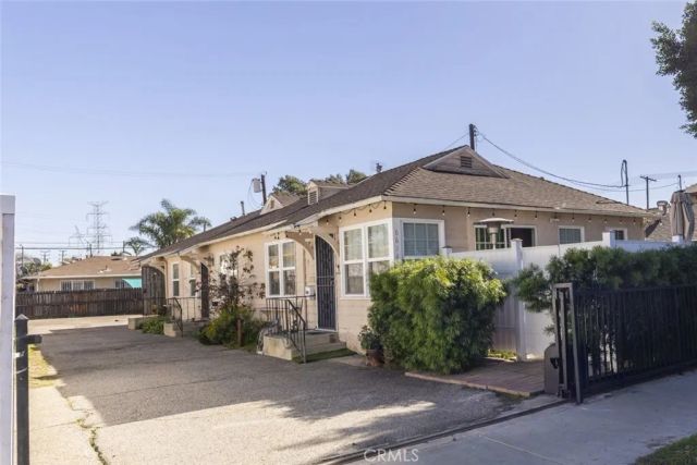 6614 Camellia Avenue, North Hollywood, CA 91606