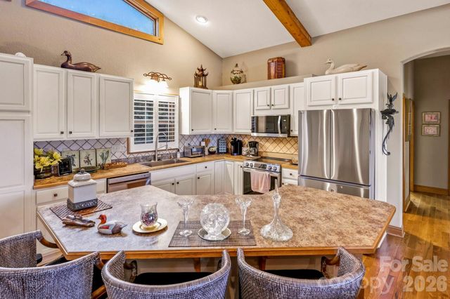 190 Tanglewood Trail, Lake Lure, NC 28746
