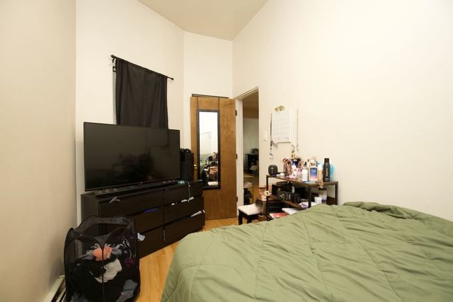 1473 W Erie Street 1F, Chicago, IL 60642