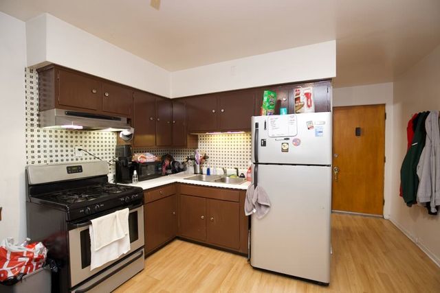 1473 W Erie Street 1F, Chicago, IL 60642