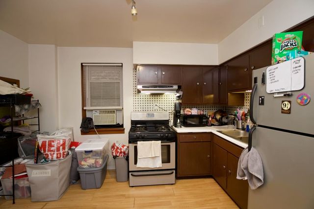 1473 W Erie Street 1F, Chicago, IL 60642