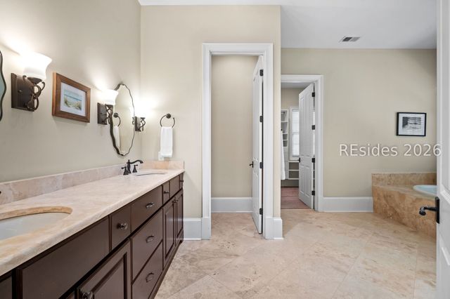 66 Heyward Point Rd, Okatie, SC 29909