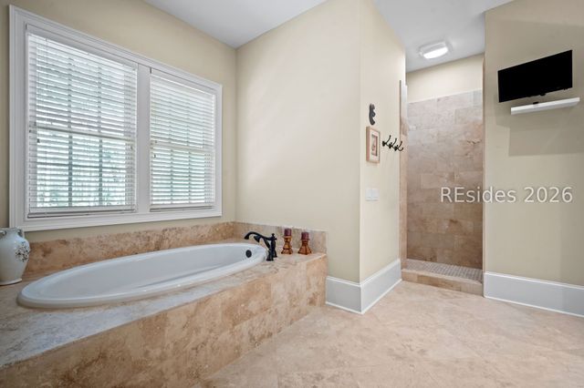 66 Heyward Point Rd, Okatie, SC 29909