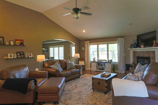 4671 E Hidden Oak Place, Springfield, MO 65802