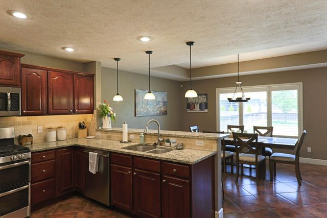 4671 E Hidden Oak Place, Springfield, MO 65802