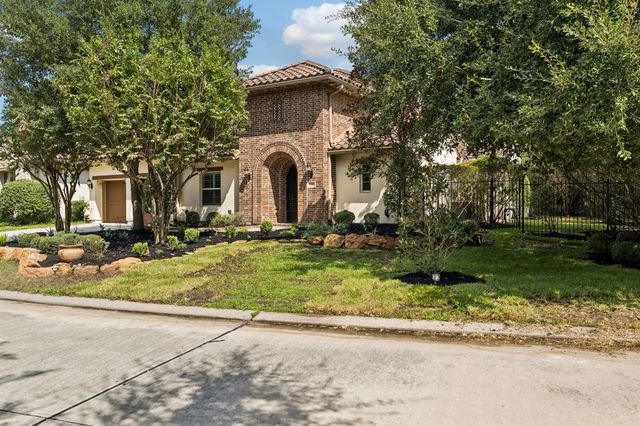 14 Woodglade Way, Tomball, TX 77375