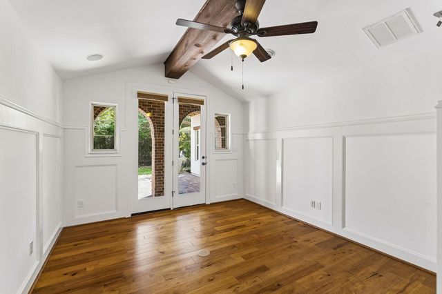 14 Woodglade Way, Tomball, TX 77375