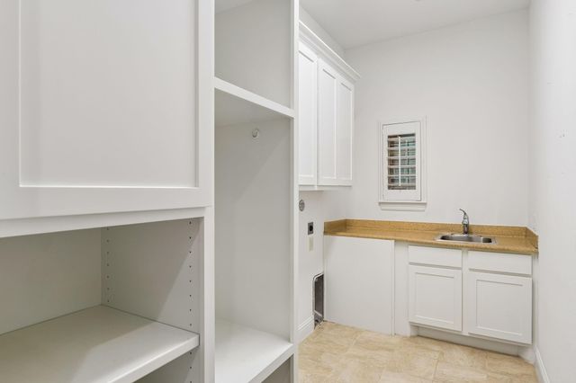 14 Woodglade Way, Tomball, TX 77375
