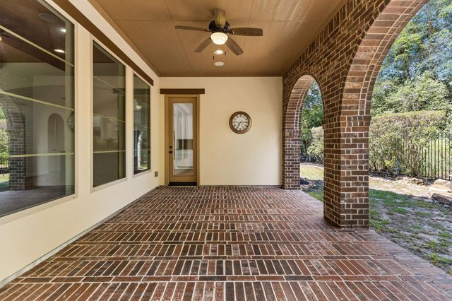 14 Woodglade Way, Tomball, TX 77375