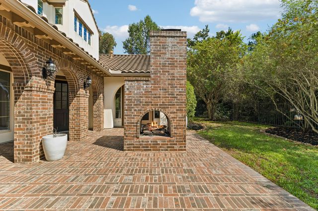 14 Woodglade Way, Tomball, TX 77375