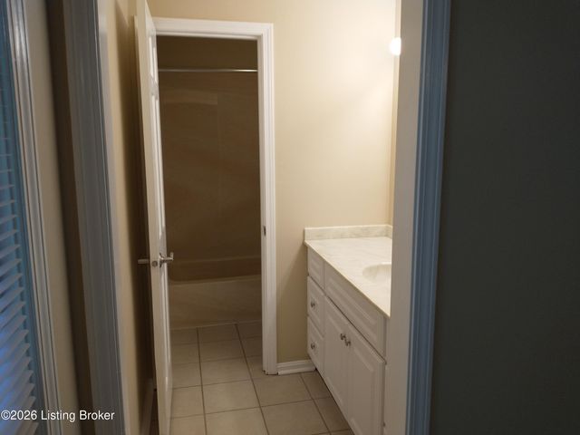 3909 Jenica Way, Louisville, KY 40241