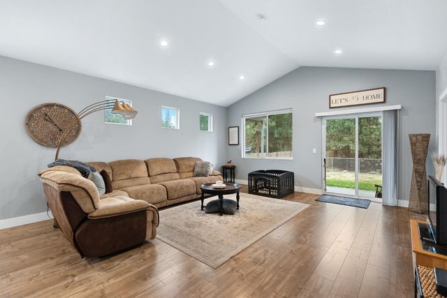 17917 N Division Rd, Colbert, WA 99005