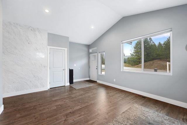 17917 N Division Rd, Colbert, WA 99005