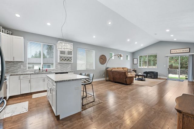 17917 N Division Rd, Colbert, WA 99005