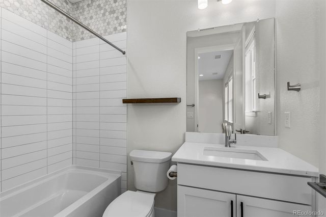 6907 Sunstrand Court, Castle Pines, CO 80108