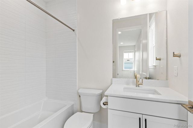 6907 Sunstrand Court, Castle Pines, CO 80108