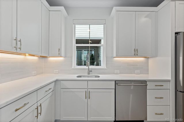 6907 Sunstrand Court, Castle Pines, CO 80108