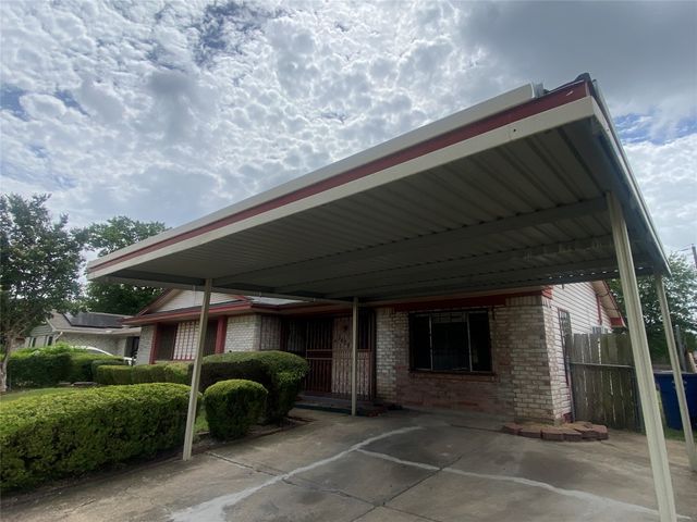 3420 Pacesetter Drive, Dallas, TX 75241