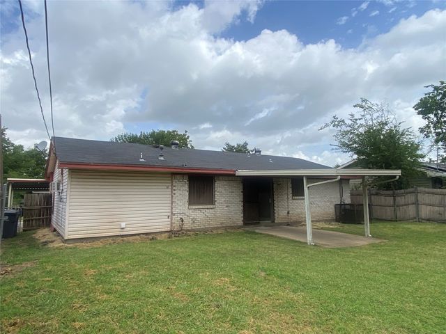 3420 Pacesetter Drive, Dallas, TX 75241