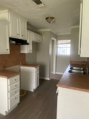 3420 Pacesetter Drive, Dallas, TX 75241